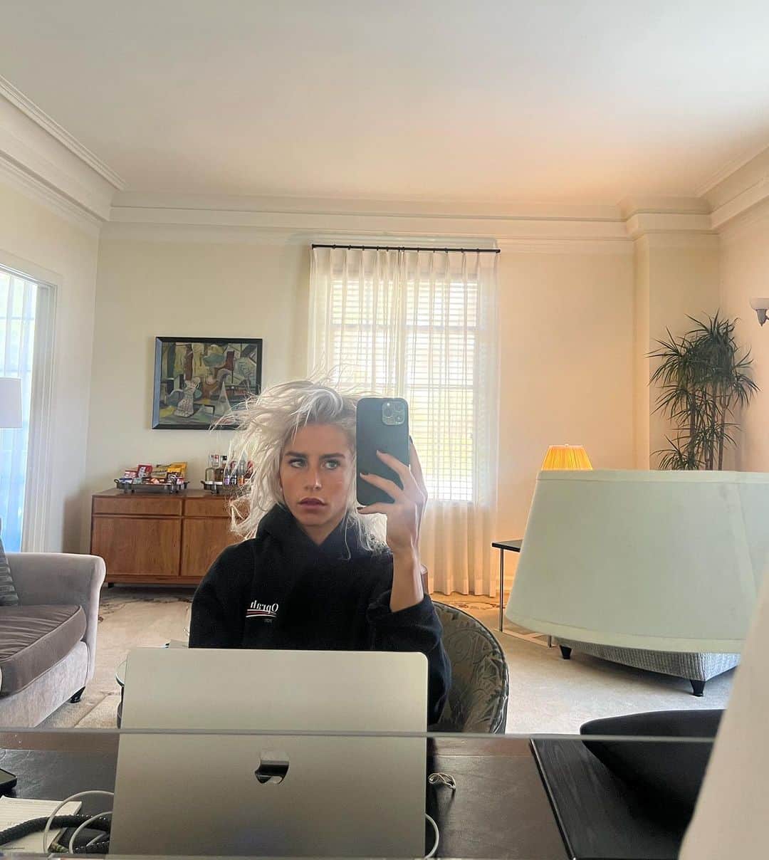 キャロライン・ダウルのインスタグラム：「hello los angeles 🤍」