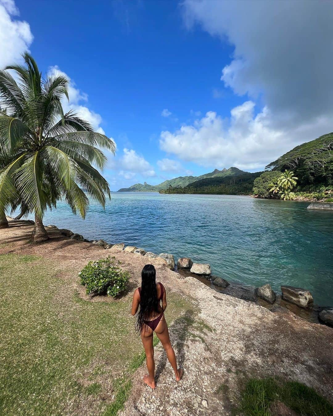 マリア・マーフィーさんのインスタグラム写真 - (マリア・マーフィーInstagram)「Tahiti dump 🤍 PACIFIQUE dropping this December 🌞 @strait.thelabel   Mauruuru for making our collection 2 campaign come to life 🌺 @oraprodagency @hinateaboosie」10月22日 4時17分 - maliamurphey