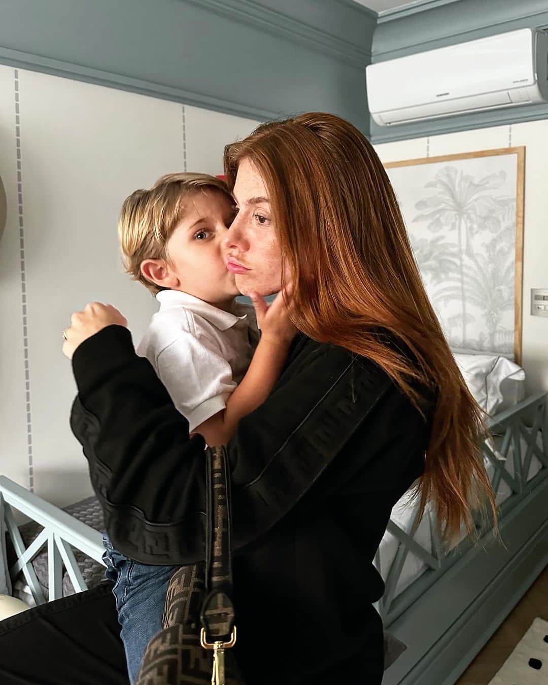 マリ・マリアのインスタグラム：「Mamãe e fifiris 😍」