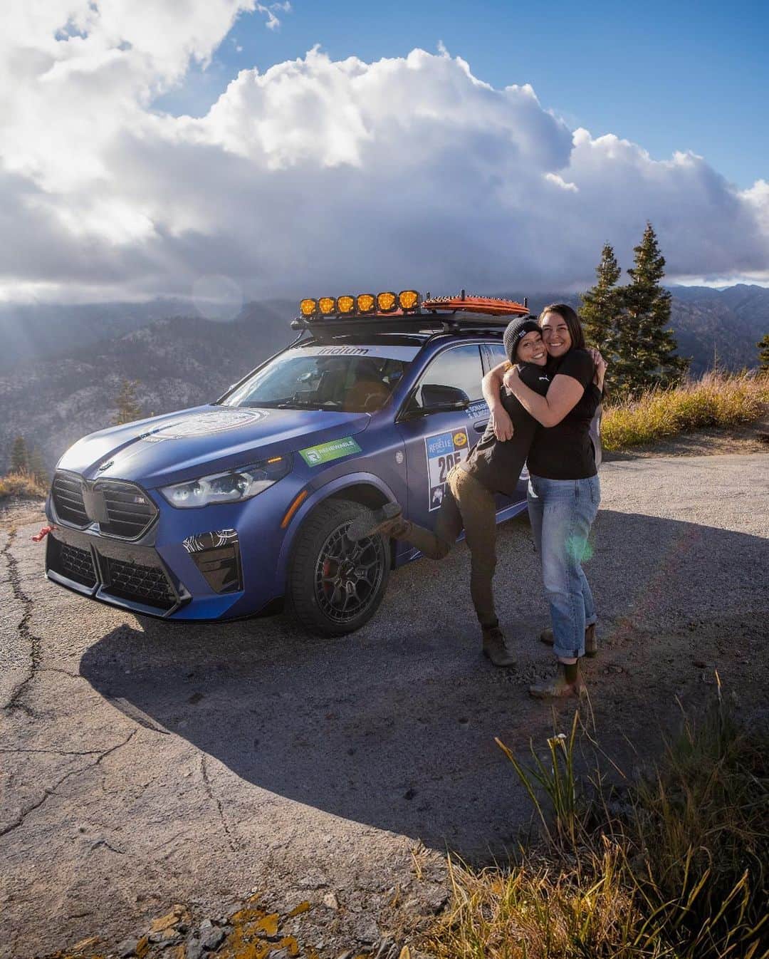 BMWのインスタグラム：「Girls off grid.  The all-new BMW X2 M35i makes its first appearance at the @rebellerally, driven by an all female team of veteran competitors: Rebecca Donaghe and Sedona Blinson.  BMW X2 M35i xDrive: Combined fuel consumption: 8.0–7.7 l/100 km. Combined CO2 emissions: 181–174 g/km. All data according to WLTP. Further information: www.bmw-m.com/wltp-disclaimer  The X2 M35i has been modified for the Rebelle Rally. Some of the parts shown may not be available for purchase.  #BMWM #offroading #rebellerally #X2M35i @BMWUSA」