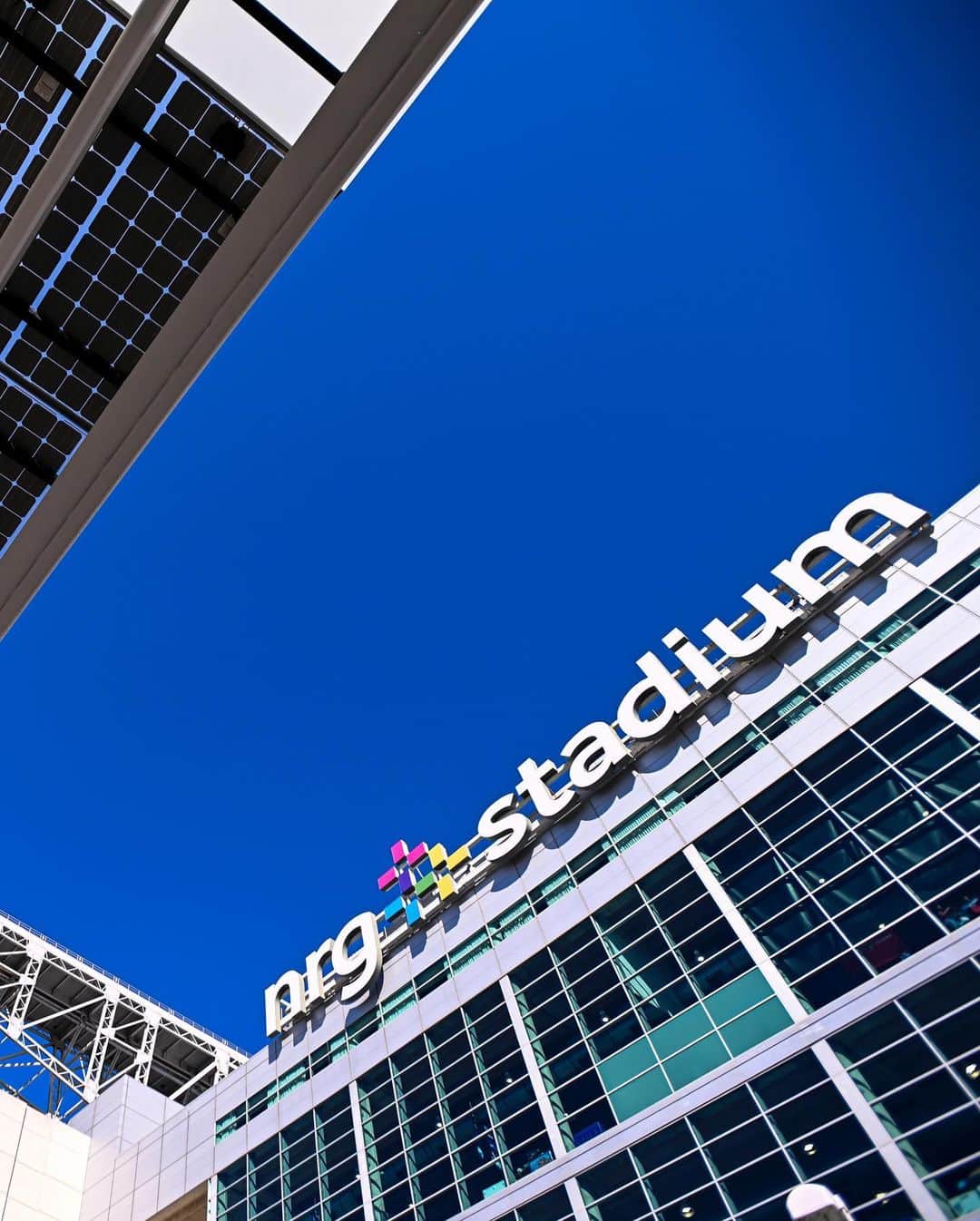 ヒューストン・テキサンズのインスタグラム：「Texans Admin is curious 👀   Name ALL of the NFL Stadiums you've been to ⬇️」