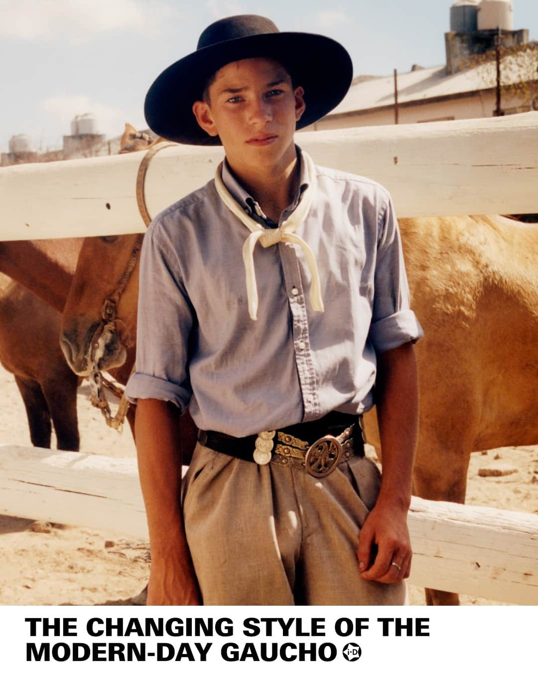 i-Dさんのインスタグラム写真 - (i-DInstagram)「An old tradition specific to Argentina, doma is several things, photographer @rodrigocarmuega tells us, “It’s the art of horse taming, but it’s also a gathering, a celebration in which these gaucho riders show their doma skills and compete with each other.” ⁠ ⁠ Comparable to the rodeos that cowboys migrate to in certain cultural pockets of North America, the exhibition aspect of doma similarly sees the gauchos – men of the pampas in South America – drape themselves in a fixed style of dress, here including shocking red boinas (berets), fajas (girdles) and loose trousers called bombachas. ⁠ ⁠ ”They’ve developed the fashion through the years,” Rodrigo says, alluding both to the gradual modernisation of gaucho fabrics and the changing role of the items they carry. “The ties around their necks have changed, and the knife, once a weapon and a tool, now is more like an ornament used to eat but also to show off. They put on their best clothes for the event and I’ve tried to show these elements.”⁠ ⁠ Hit the link in bio to read more about his documentation of the Buenos Aires horse-taming community – 'Doma'.⁠ .⁠ .⁠ .⁠ Text @zoemaywhitfield⁠ #Gaucho #BuenosAires #Doma #Photography⁠」10月22日 6時00分 - i_d