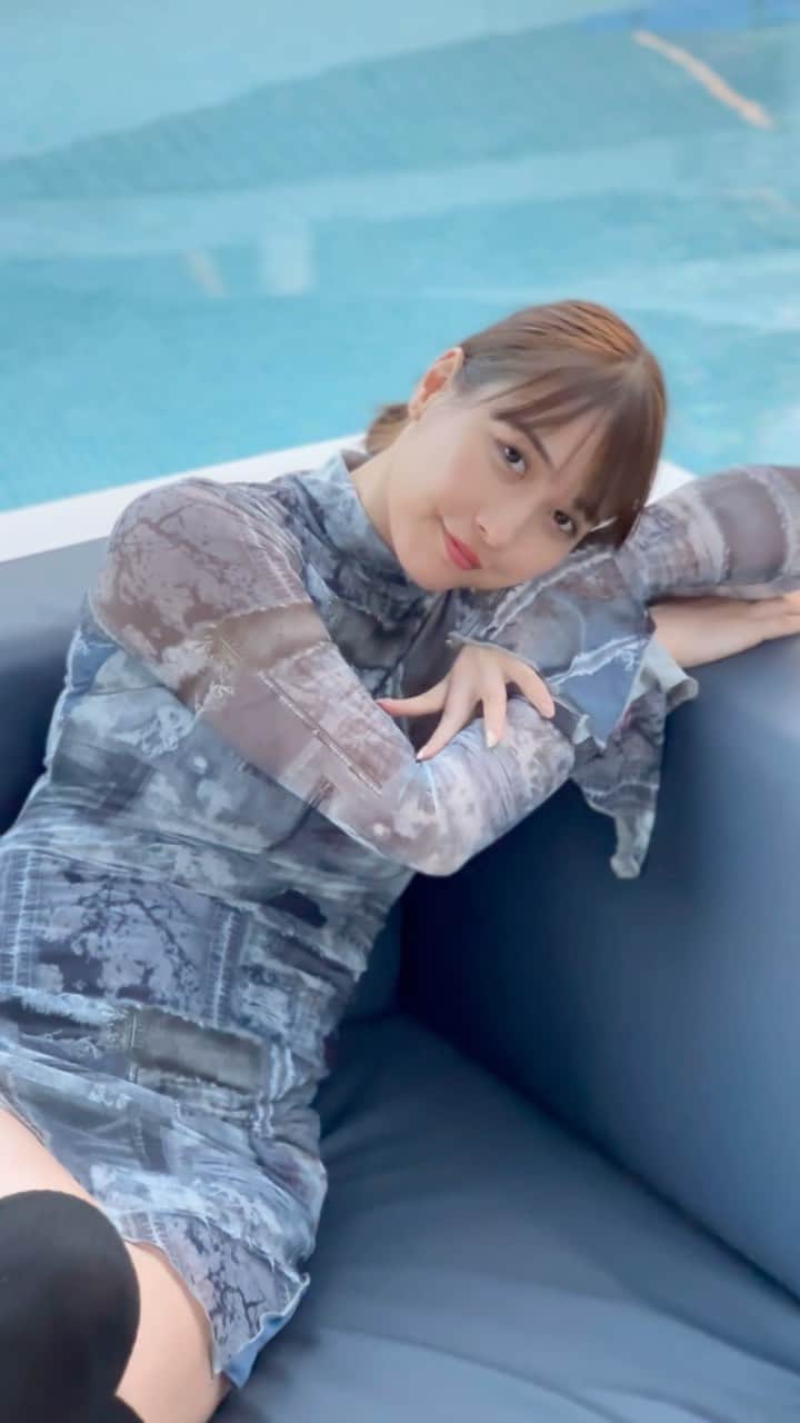 のインスタグラム：「昨日の無加工動画👢無加工お姉さん 久しぶりの絶対領域🦶 最近髪の色をベージュに戻したよ♡ キラナガーデンとっても綺麗な場所だった🤭おすすめ」