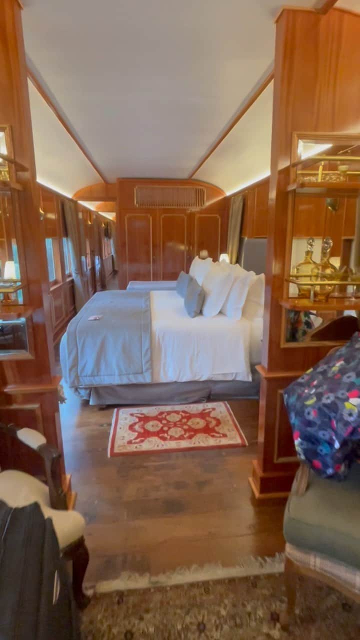 太田エイミーのインスタグラム：「Expresso Toriba 🚂 What a unique and terrific place to stay. @hoteltoriba」