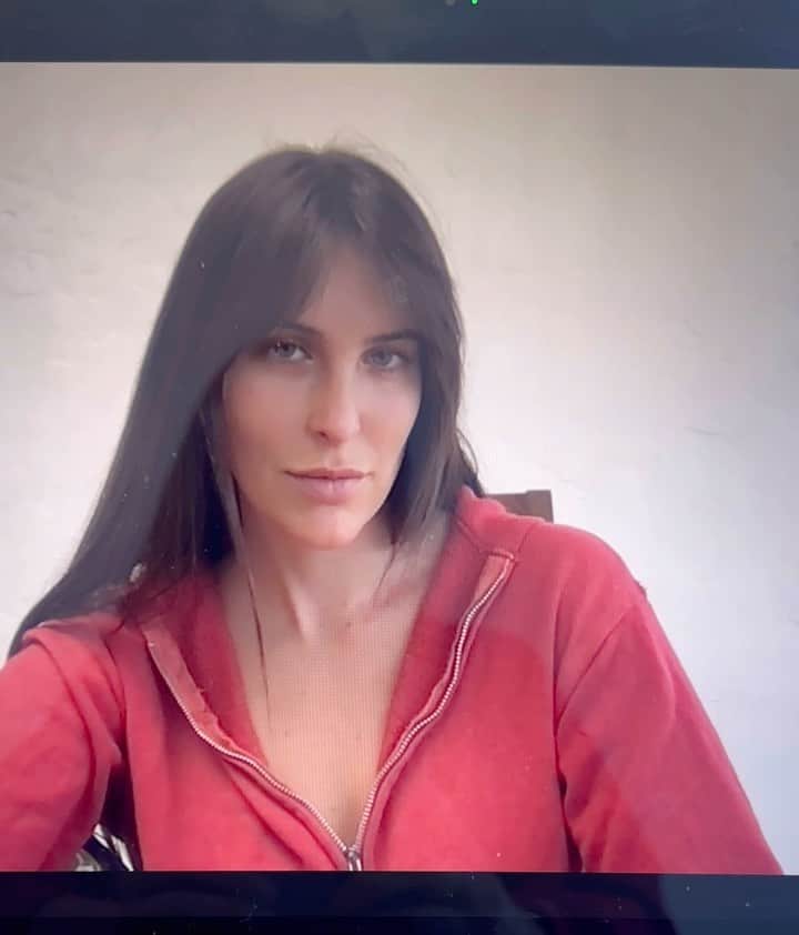 スカウト・ラルー・ウィリスのインスタグラム：「In my cult leader era  Would you Join?」