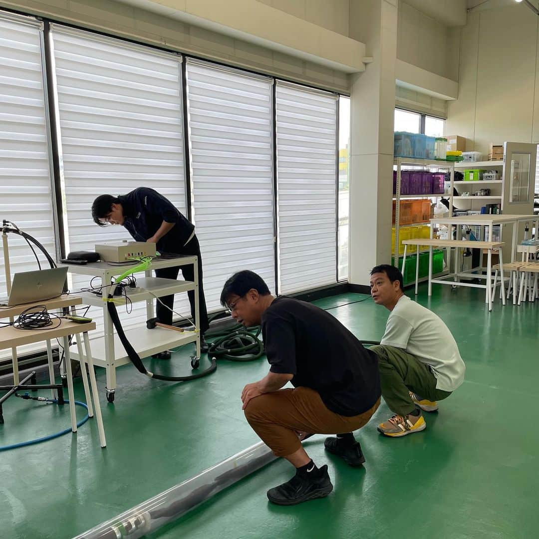 中山秀征さんのインスタグラム写真 - (中山秀征Instagram)「おはようございます☀ このあと7:30〜は日本テレビ「シューイチ」始まります☝️  今週の中山のイチバンは 老朽化した深刻な水道管を調査するミミズロボットを取材してきました！ ぜひご覧ください。  #日本テレビ  #シューイチ #ミミズロボット」10月22日 6時55分 - hidechan0731