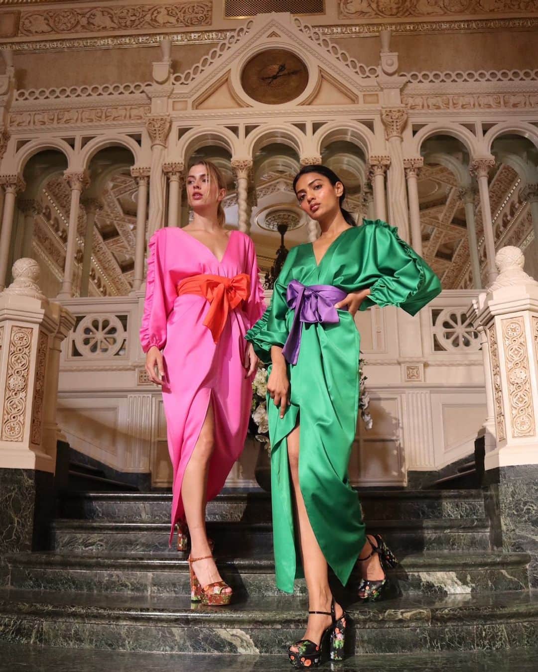 シンシア ローリーのインスタグラム：「Making an entrance」