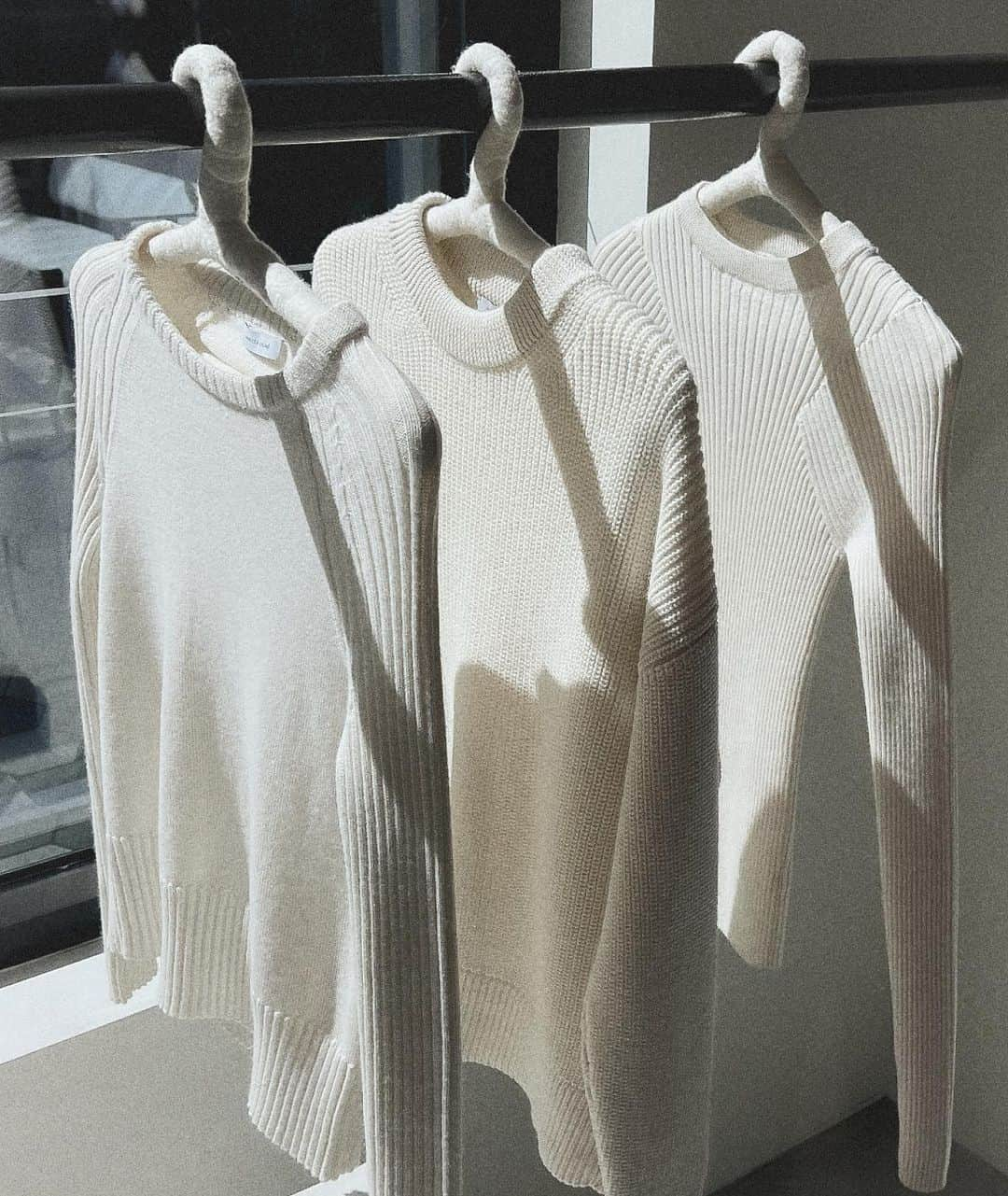 JanessaLeoneのインスタグラム：「Regenerative sweaters crafted from 100% pure Merino wool.」