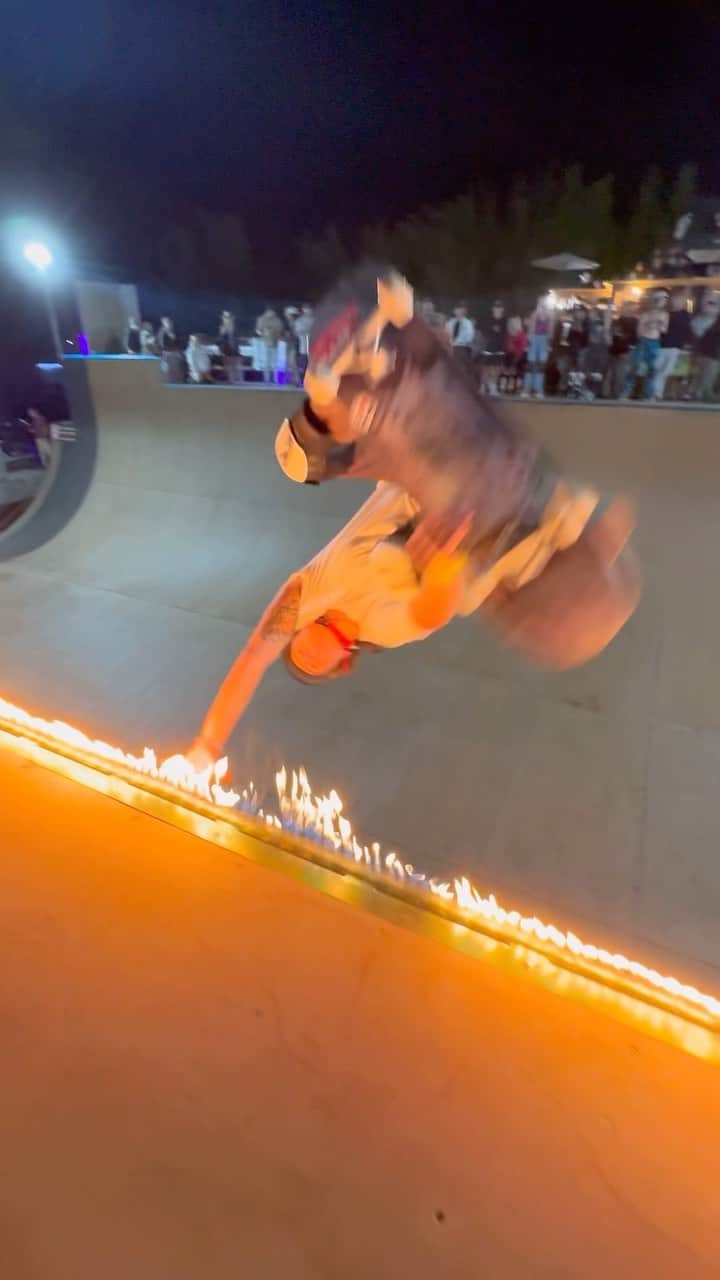 ジョーディン・バラットのインスタグラム：「@skatesafarifest was lit!! 🔥🔥 had great music, skating, food, people and an unreal vert ramp! amazing time with amazing people.. can’t wait for next year!! 🤘🏼 @s1helmets」