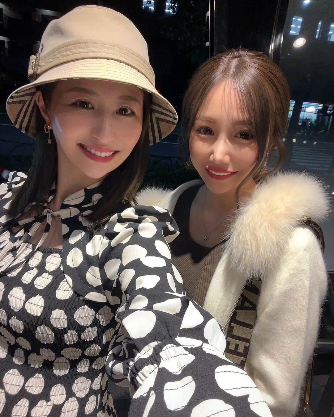 倉松里奈さんのインスタグラム写真 - (倉松里奈Instagram)「ひよこ先輩とだいちゃんと #飛鳥くら田 で焼き鳥食べて今世紀最大並に お腹がパンパンに なって約3時間弱散歩🫶💓❤️ . いつも優しくて思いやりに溢れてて ありがとうがいっぱい🥰💓💓💓 . . 最近週1で会えててうれピーマン🫑 . . 来週も楽しみ💓💓💓 . . #ひよこ先輩 #焼き鳥 #焼き鳥デート #飛鳥くら田 #お腹がはち切れた #9時間経ってもお腹がいっぱい #ずっと胃に残ってる #すごく腹持ちがいい #ラーメン #カレー #春巻き #シャインマスカット #神田 #ささみ #唐揚げ」10月22日 7時50分 - rinapuu818