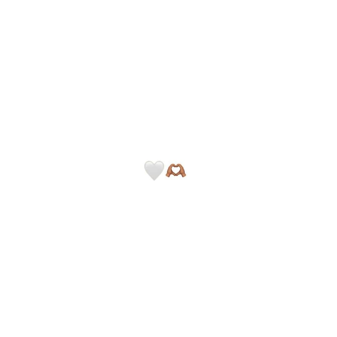 イプシー・キーラティのインスタグラム：「I accept , and cherish , all tears and joy :)) 🤍 🫶🏽」