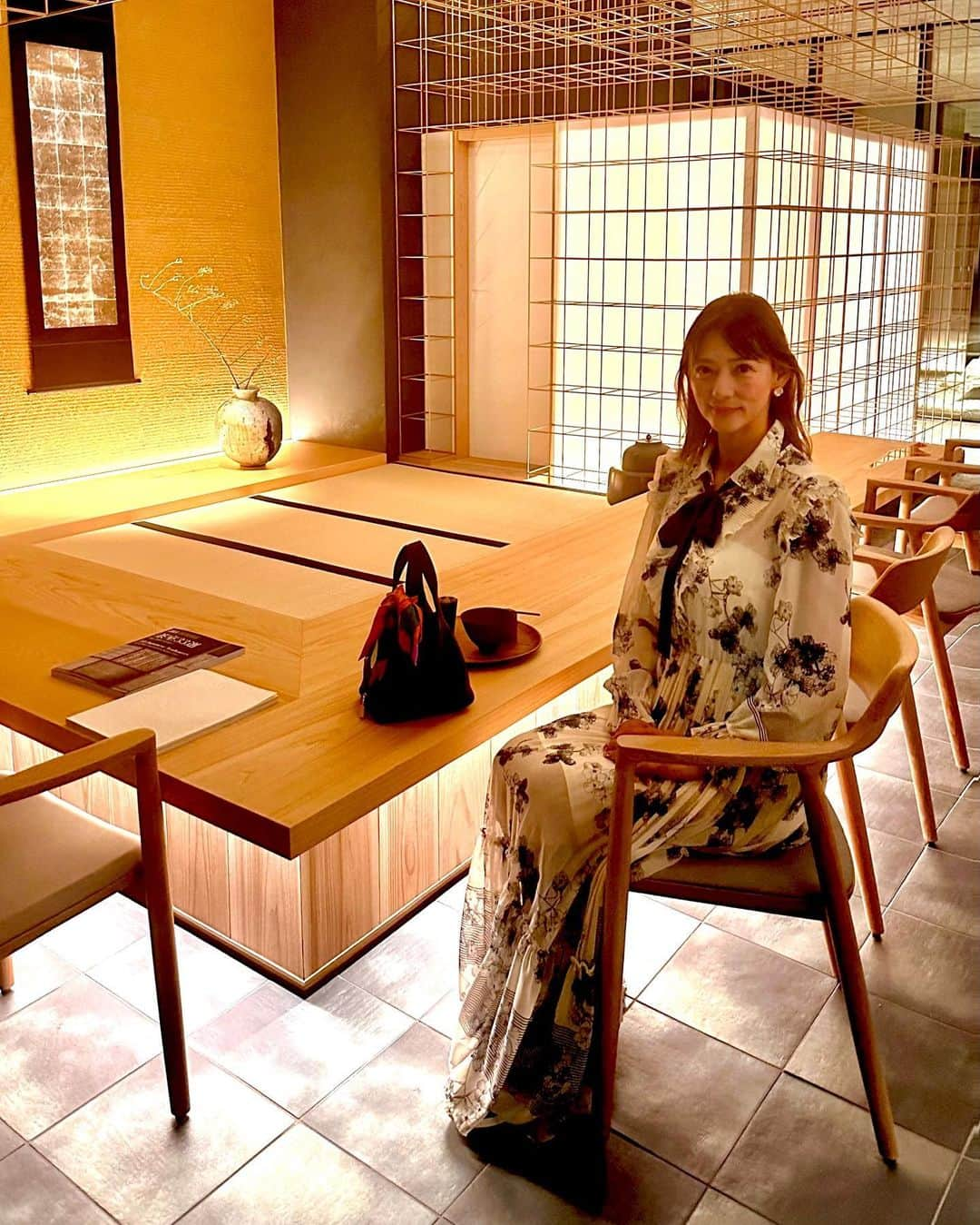 箕輪玖美のインスタグラム：「Dusit Thani Kyoto✨ ・ ・ 日本初上陸、タイのラグジュアリーホテル😊 足を踏み入れた瞬間から、タイにいる様な錯覚に🇹🇭 ・ ・ お食事も本格的タイ料理で、ボリューミーかつ食べた事の無いお味も多々あり、タイ気分満喫☺️ 朝食は自己トップ10に入る程の素敵さ&美味しさ💕中でもフレンチトーストは過去1の美味しさ🥰 ・ ・ 大きくも無く小さくも無く、居心地の良いホテルでした✨ 京都は素敵なホテルが沢山あるけれど、コスパからもここはリピ決定😉  #dusitthani京都 #dusitthani #luxuryhotel  #kyoto #instatrip #タビジョ#タビスタグラム #京都 #国内旅行 #旅行好きな人と繋がりたい #アラフィフ女子 #箕輪玖美」