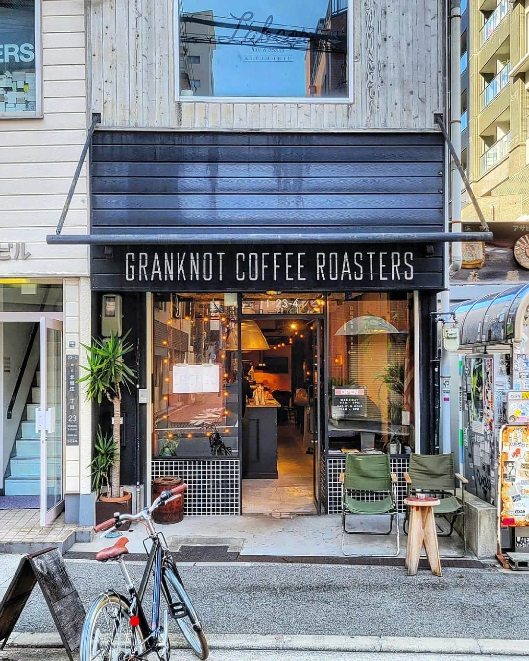 CAFE-STAGRAMMERのインスタグラム：「Never stop exploring for good coffee. 好きなときに、好きな場所に好き勝手に♪  #心斎橋 #四ツ橋 #北堀江 #☕ #心斎橋カフェ #四ツ橋カフェ #北堀江カフェ #shinsaibashi #granknotcoffee #グランノットコーヒー #cafetyo #osakacafe #カフェ #cafe #osaka #咖啡店 #咖啡廳 #咖啡 #카페 #คาเฟ่ #Kafe #coffeeaddict #カフェ部 #cafehopping #coffeelover #instacoffee #instacafe #大阪カフェ部 #sharingaworldofshops」