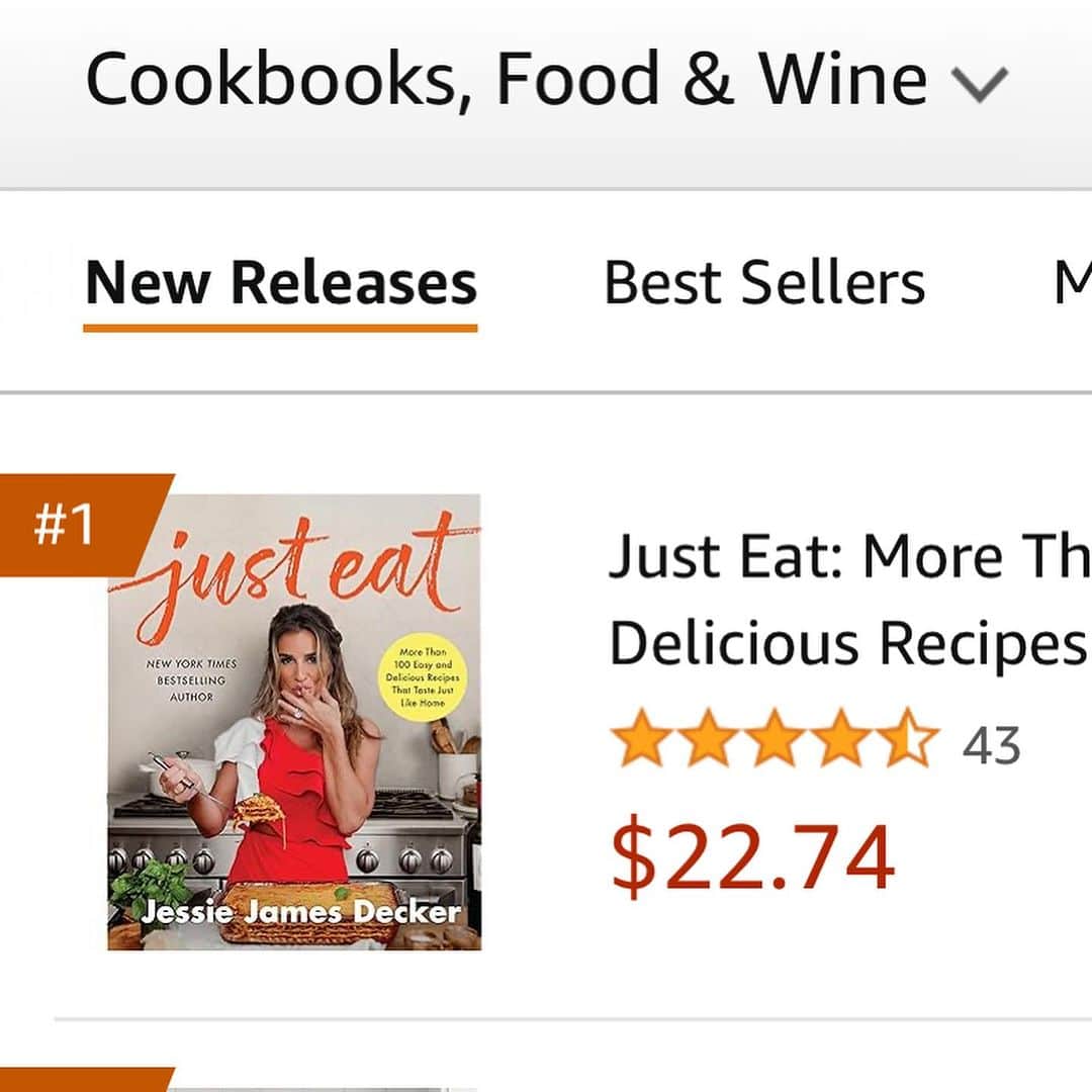 Jessie Jamesのインスタグラム：「OMG!!!! We are the number 1 cookbook!!!!!!! AND number 9 overall🥹🥹🥹 I was ALSO told today we are the top 10 most sold book in the country for sales.  Thank y’all so much for loving this book so much🥹🥹🥹 I put my heart and soul into this🫶🏼 I love cooking so much, truly one of my passions and being able to create books like this for my fans is truly a blessing I’m beyond grateful for!!!!!!! Thank you so much 🥹🥹🥹🥹🥹🫶🏼🫶🏼🫶🏼 #justeat」