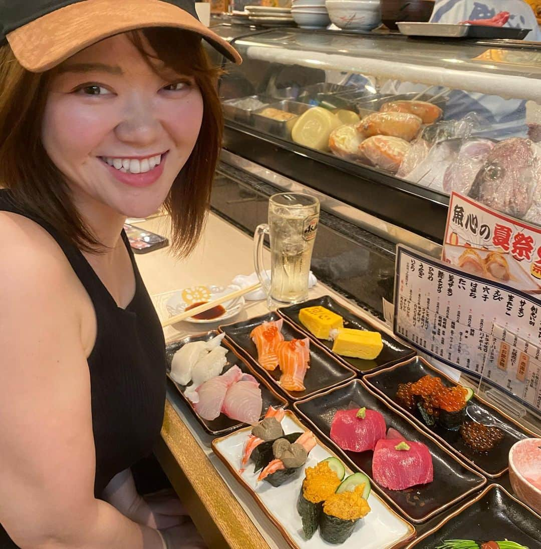 山岸楓のインスタグラム：「お寿司大好き🍣💕  ここのネタ大きくて幸せ！」