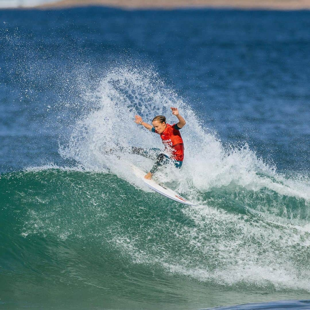 BILLABONG WOMENSのインスタグラム：「Welcome to the 2024 Championship Tour @isabella_nichols! We are stoked to continue to watch you compete!   Tune in Jan 29th - Feb 10th for the first stop of the tour at the Pipe Pro!」