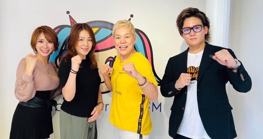 井上貴子さんのインスタグラム写真 - (井上貴子Instagram)「先日久々に公開ラジオ 全女の頃は頻繁にラジオ出演してたなぁとおもって  渋谷クロスFM @nine_radio でしたー！  超楽しい時間だったなぁ  まさかの有吉くん @ariyoshihiroiki も写真撮ってくれてありがとうww  @nine_group69 さん @takumi095 さん @rina.aoki88 さん  ありがとうございました^ ^  Happyで^ ^  プロフィール画面に記載のURLより 通販サイト「神取屋」に飛べます^ ^  #井上貴子  #LLPWX #大谷くんがんばれ #女子プロレス #デビュー35周年 #神取忍 #haoming #https://www.youtube.com/c/takacoinoue  #cacatocacat #LLPWX通販サイト神取屋 #感謝」10月22日 9時00分 - takaco_inoue