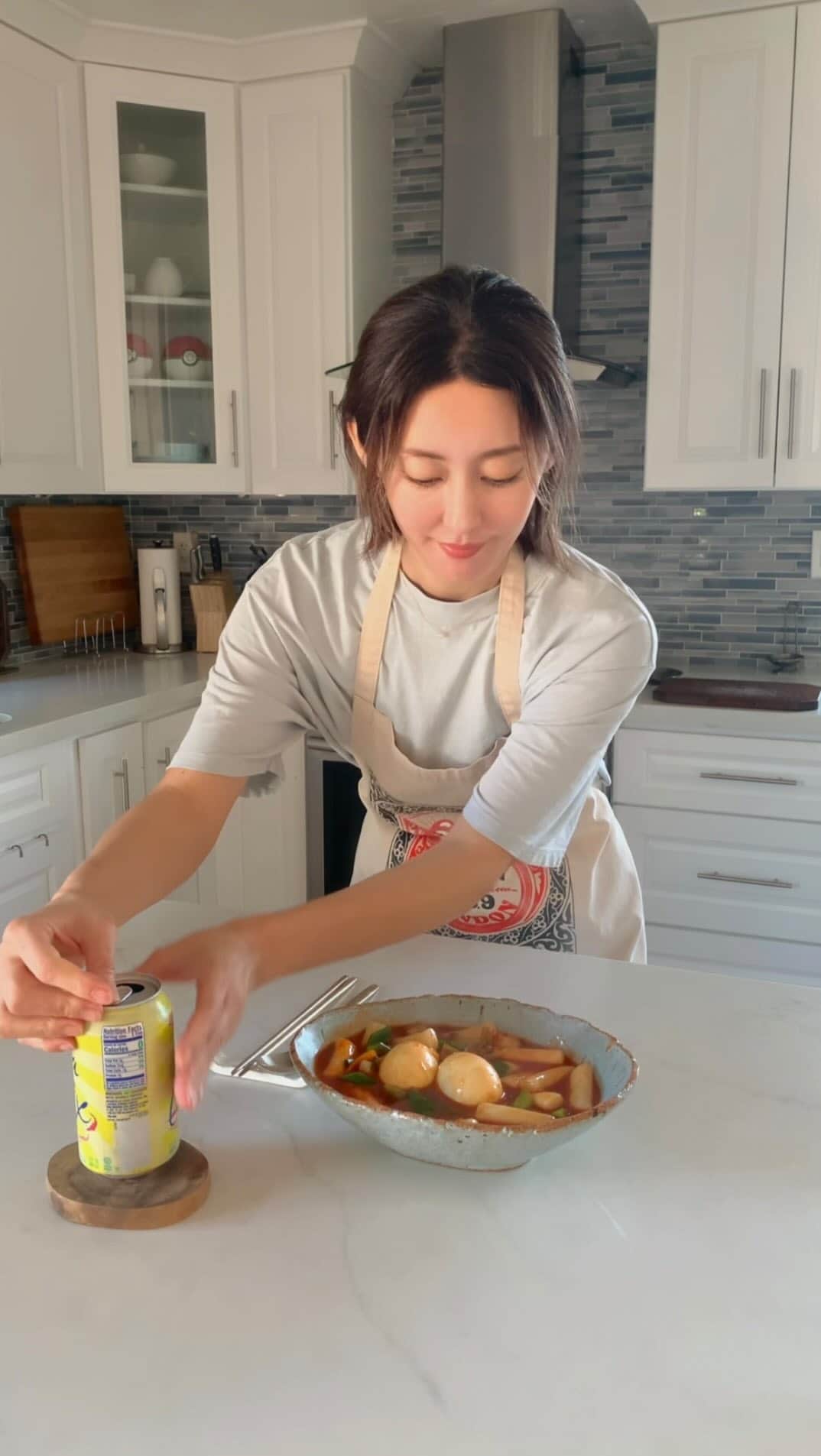 高木りなのインスタグラム：「出張に行く夫に作る即席トッポッキ 출장가는 남편을 위한 후다닥 10분 떡볶이」