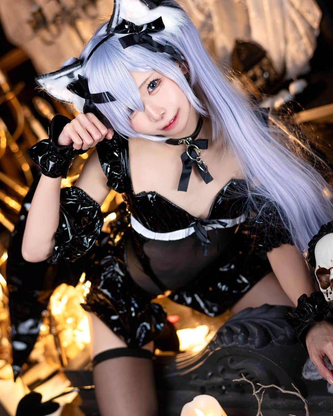 姫宮まほれのインスタグラム：「怖がりのランタンナイト🎃 ジェーナス🐾  #アズールレーン #アズールレーンコスプレ #ジェーナス  #ゲームコスプレ#コスプレ #コスプレイヤー #アズレン #japanesecosplayer #cosplaylove #azurlanecosplay #azurlane #yostar #ハロウィンコスプレ #猫耳 #エナメル#グラビア #碧藍航線 #코스프레 #오타쿠 #애니메이션」