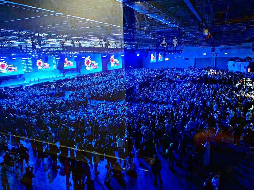 たちばな哲也のインスタグラム：「London day4. FF14 Fanfest London 1日目。  キーノートから始まった今日のday1。 素晴らしい盛り上がりを見せラストのピアノコンサートへと。  Keikoさんの凄さは周知の事実だが毎回圧倒されるのがKeikoさんなのだ。 次元が違う。  そこに加えてアマンダさん。 鬼に金棒とはこの事だな^ ^ 笑ってしまうしかない素晴らしさ👏🏻 同じ音楽チームとして嬉しい限りだ。  さて明日のトリはプライマルズ。 楽しみにして下さいな^ ^  #FF14 #ffxivfanfest2023 #London  #Keiko #AmandaAchen」
