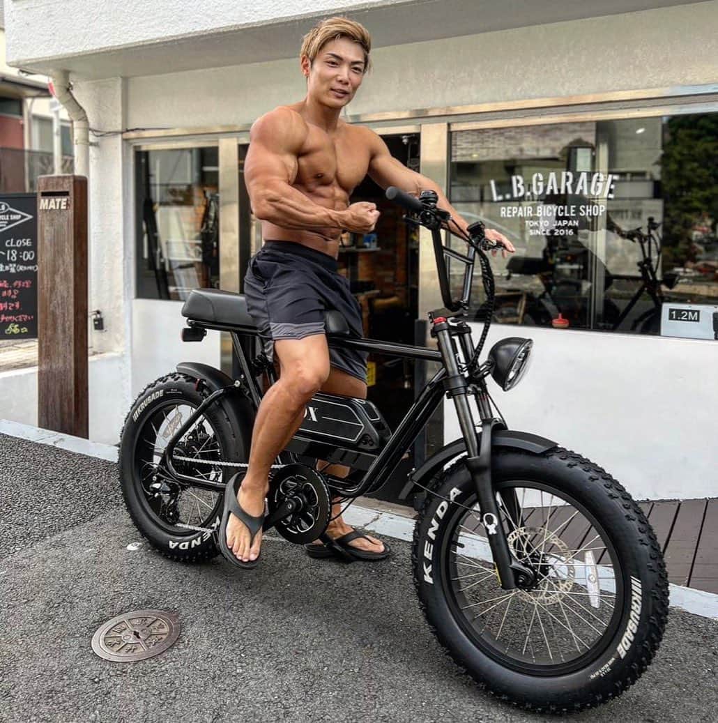 サイヤマングレートさんのインスタグラム写真 - (サイヤマングレートInstagram)「ジムに通うためのカッケーバイクを手に入れた！！ これで神田のジムまで通います！！！」10月22日 10時16分 - saiyaman_great