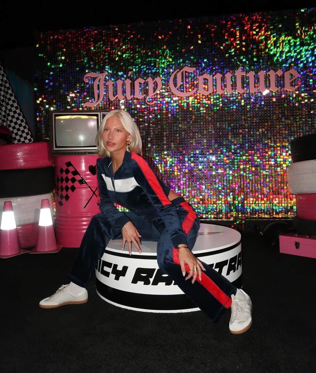 ジューシークチュールのインスタグラム：「ready, set, race 🏁🍒 @juicycouture #juicycouture  #ad」