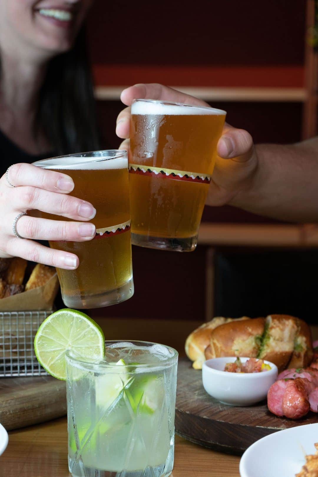 Eataly Brasilさんのインスタグラム写真 - (Eataly BrasilInstagram)「Representa o brasileiro mais que futebol e samba 🍻  Se chopp já é bom, imagina em dobro? No Bistecca, essa pedida que tem a cara do sábado,  pode levar como acompanhamento nosso menu especial de petiscos.   Venha aproveitar os bons exageros do jeitinho italiano. Ti aspettiamo!   📍 Av. Pres.Juscelino Kubitschek, 1.489 - São Paulo  #eataly #eatalybr #eatalybrasil #eatalysp #italy #oquefazersp #atracoessp」10月22日 11時00分 - eatalybr