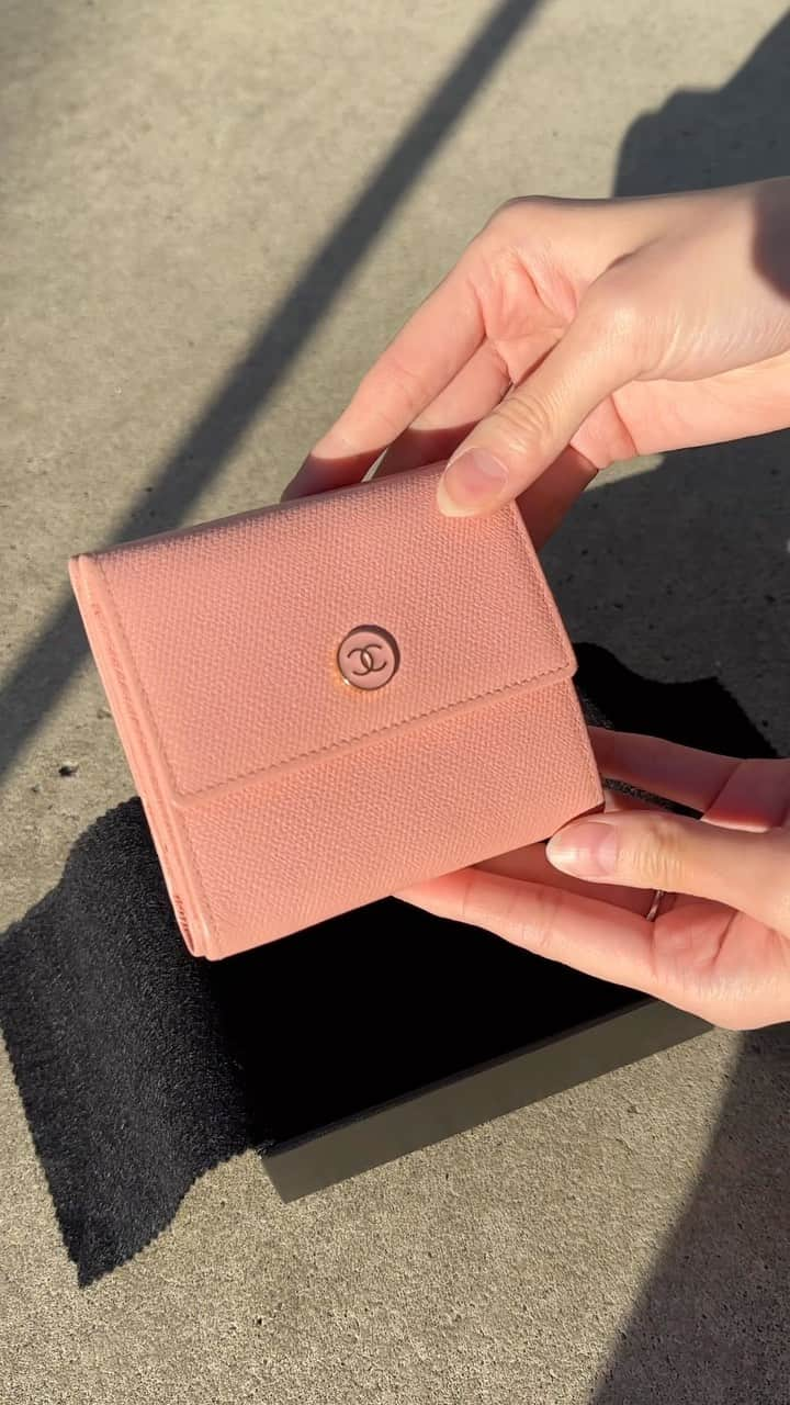 Vintage Brand Boutique AMOREのインスタグラム：「Vintage Coco Button Trifold Wallet   Product code : 19162  #chanelbag #chanelwallet #chanelclassic #chanellover #chanelvintage」