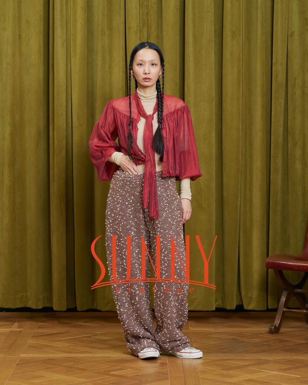 IÉNA LA BOUCLEのインスタグラム：「. ⁡ _________________________________ ⁡ “Boutique la boucle” ⁡ 10.27 (fri) - 11.1 (wed) at. NEWoMan SHINJUKU ⁡ ☑︎ @1970sunnyvintage  ☑︎ @chaunceyutley_jewelry    ⁡ イギリス、フランスを中心に一点一点厳選した買い付けを行っているvintgae shop“SUNNY vintage”。 ⁡ la boucleのスタイリングや、今回のイベント“Boutique la boucle”のムードに合うヴィンテージアイテムをセレクト。“SUNNY vintage”がオリジナルで作られているリメイクアイテムもご用意いたしました。 ⁡ 皆さまのご来店をお待ちしております。 ⁡ _________________________________ ⁡ ⁡  #ienalaboucle#iena#イエナ#イエナラブークル#ienalaboucle_23aw#sunnyvintage#chaunceyjewelry#vintageclothing」