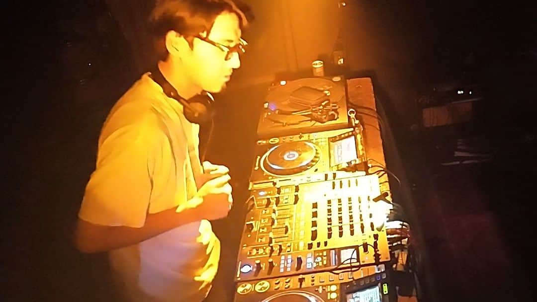 tofubeatsのインスタグラム：「Neibiss - No Sync (tofubeats remix)」