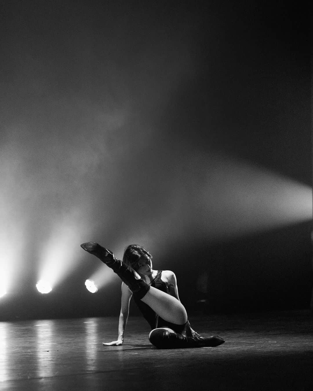渡邉真梨奈さんのインスタグラム写真 - (渡邉真梨奈Instagram)「. #artspacesara  #heelsdance  #heeldancer  #photogram」10月22日 22時24分 - b_e_n_a_92