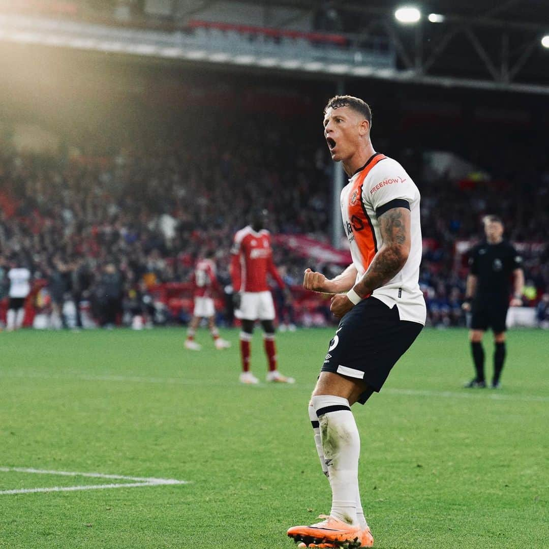 ロス・バークリーのインスタグラム：「Brilliant support yesterday! @LutonTown ⚽️💪🏻」