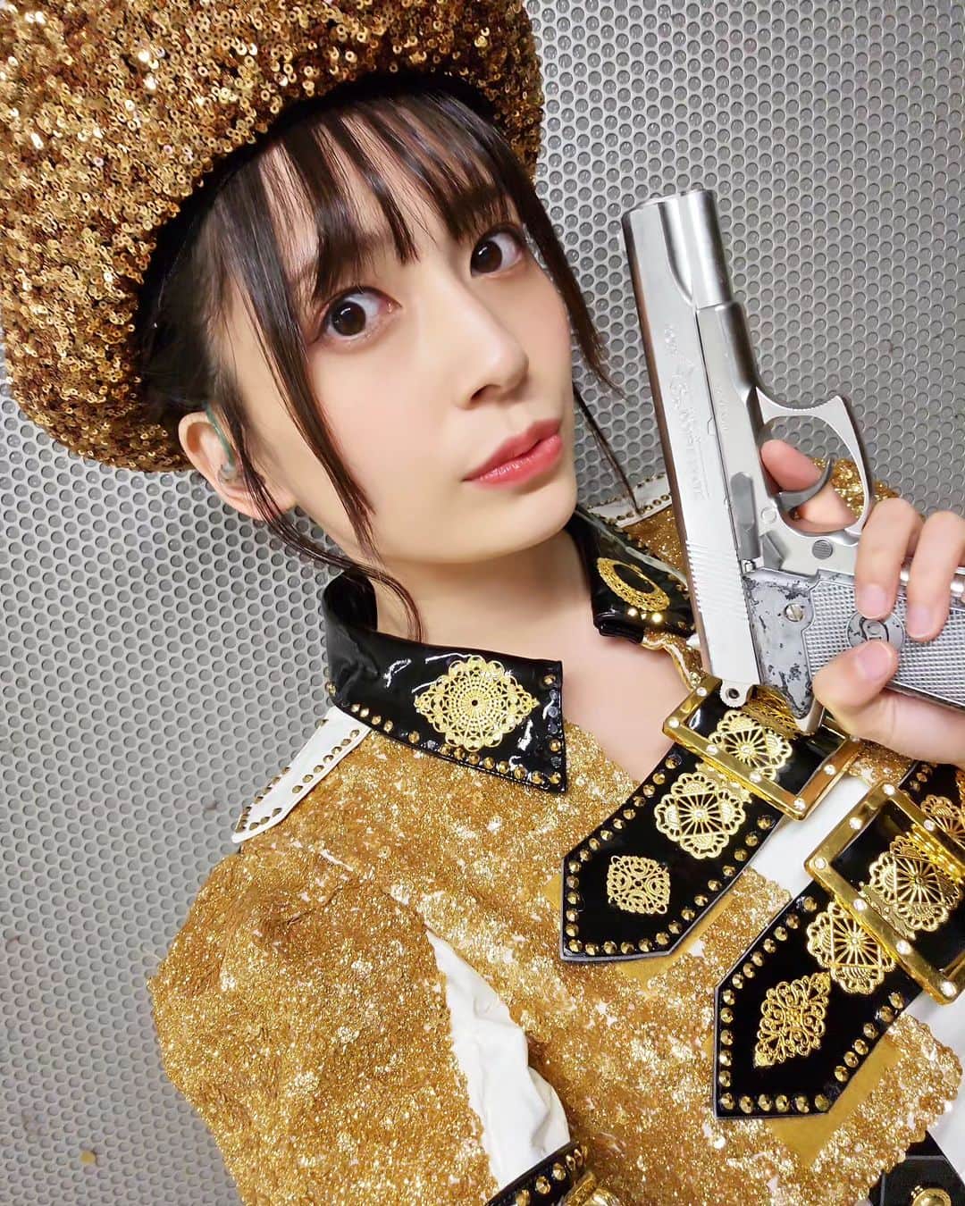 佐々木優佳里のインスタグラム：「❤️  武道館コンサート３日間ありがとうございました！  写真はウィンクの銃弾だよ～  #AKB48 #武道館 #コンサート #ありがとう #衣装 #懐かしい」