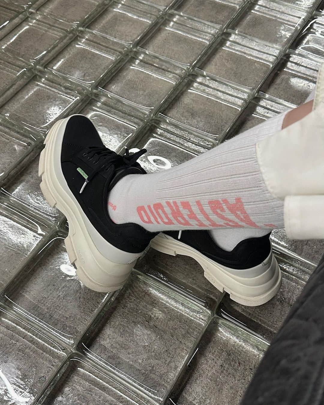 相羽瑠奈のインスタグラム：「ASTEROID CITY SOCKS 🩰📘」