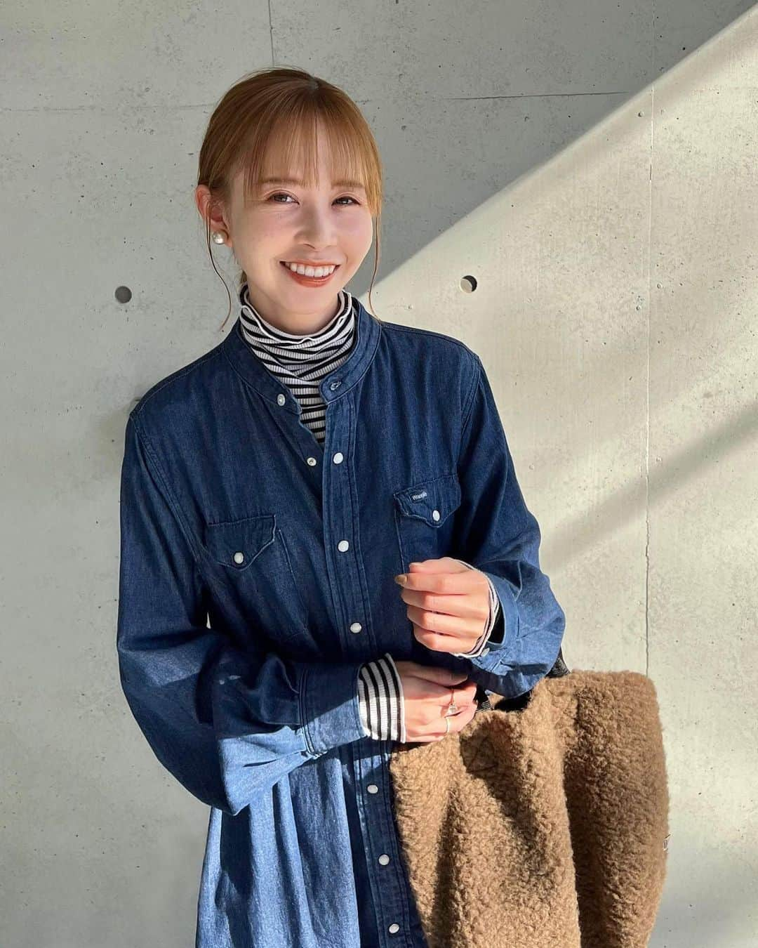 はれこさんのインスタグラム写真 - (はれこInstagram)「私服🧸  もこもこボアのバッグは夏くらいに予約購入してました🥹 楽しみに待っていたので最近よく使っています🎃 たくさん荷物を入れて、少し膨らんでいるくらいで使うと更に可愛いです👻  -  one-piece @ur_rosso  no.WS9338-RL37 (結構前に買ったので完売しているかと思います)  tops @ropepicnic_official  no.GDM13260  bag @js_relume  no.23092463001730  boots @slobeiena  no.23093913001930  -  #slobeiena  #スローブイエナ  #journalstandardrelume  #ropepicnic  #ロペピクニック #urbanresearchrosso  #私服コーデ  #はれこ私服まとめ」10月22日 21時05分 - 1xxxhr