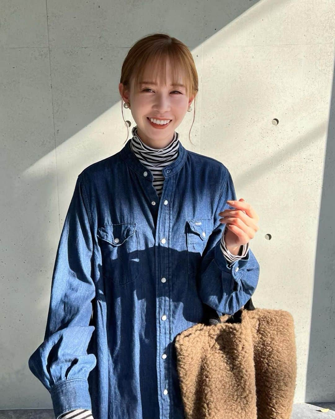 はれこさんのインスタグラム写真 - (はれこInstagram)「私服🧸  もこもこボアのバッグは夏くらいに予約購入してました🥹 楽しみに待っていたので最近よく使っています🎃 たくさん荷物を入れて、少し膨らんでいるくらいで使うと更に可愛いです👻  -  one-piece @ur_rosso  no.WS9338-RL37 (結構前に買ったので完売しているかと思います)  tops @ropepicnic_official  no.GDM13260  bag @js_relume  no.23092463001730  boots @slobeiena  no.23093913001930  -  #slobeiena  #スローブイエナ  #journalstandardrelume  #ropepicnic  #ロペピクニック #urbanresearchrosso  #私服コーデ  #はれこ私服まとめ」10月22日 21時05分 - 1xxxhr