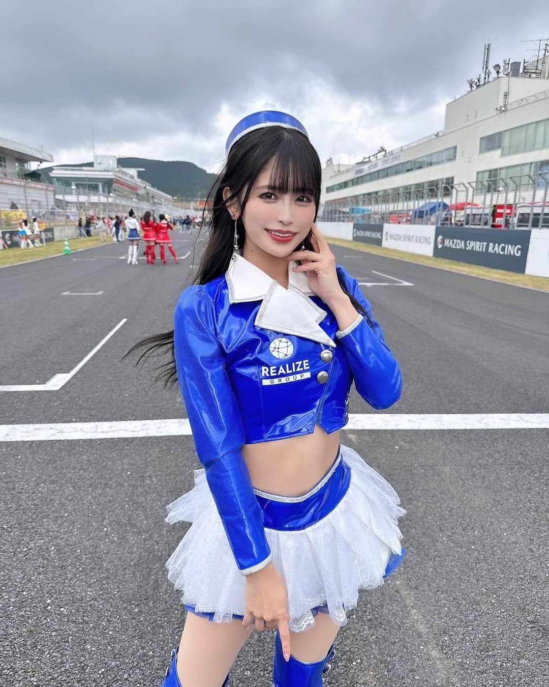 織田真実那さんのインスタグラム写真 - (織田真実那Instagram)「. . . #SUPERGT  rd7 オートポリス  24号車→12位 56号車→5位 という結果でした！なにがおこるかわからない450kmの長いレースでした🚙 思ったより寒い二日間だったなぁ🥶🥶 . . はやいもので次戦は最終戦です🏁✊寂しい😭 最後まで全力でkondoracingの応援おねがいします✨ . . .  #supergt#オートポリス#大分#リアライズコーポレーション#kondoracing」10月22日 21時08分 - omamechan_m