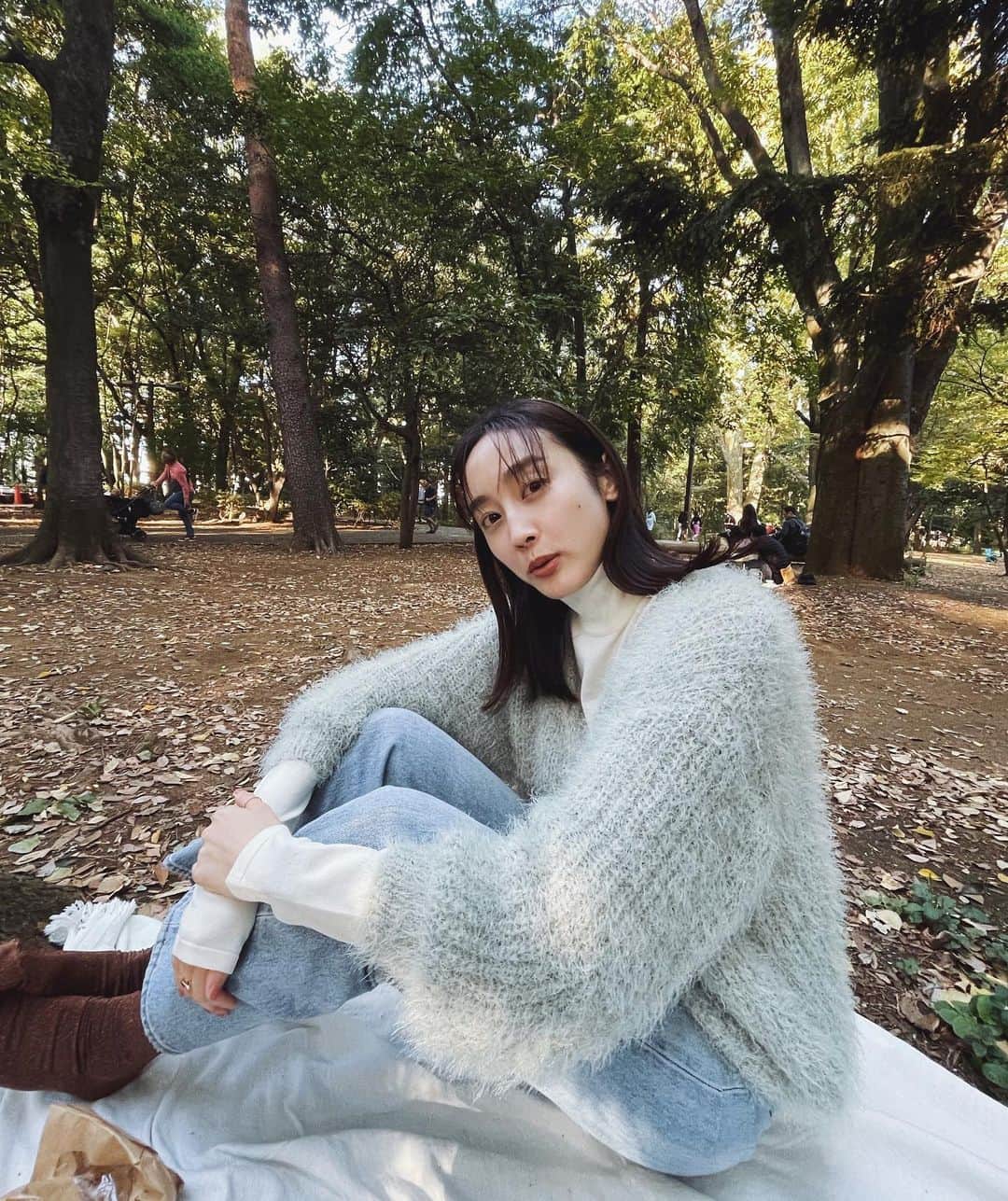 泉見祐希のインスタグラム：「. お天気が良かったから思いつきでピクニック🧺🍷」