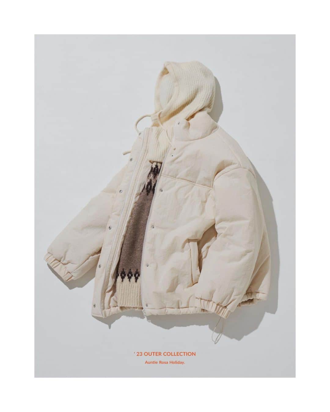 のインスタグラム：「'23 AUTUMN & WINTER ㅤㅤ ◼︎中綿オーバーサイズコート COLOR : IVORY.BLACK.CAMEL PRICE : ¥7,260 TAXIN ㅤㅤ ━━━━━━━━━━━━━━━ ㅤㅤ ※撮影環境の加工感により、実物と色味が異なる場合がございます。 実物に近い色味はZOZOTOWNページ内画像をご参照ください。  #auntierosa#arholiday#holiday#auntierosaholiday#アンティローザホリデー#ホリデー#アンティローザ#2023AW#zozotown#zozotown購入品#ファッション #ワンマイルコーデ #イエベ #ブルベ #秋コーデ #冬コーデ#シンプルコーデ#モードカジュアル #リラックス #リラックカジュアル #大人カジュアル #大人ファッション」