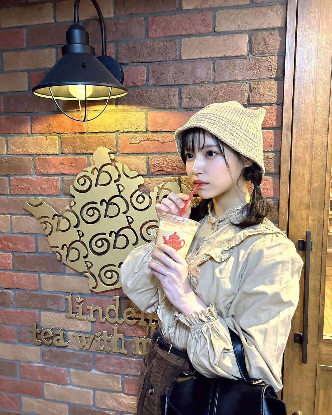 岩田陽菜のインスタグラム：「ホットのにするにはちょい暑かった~🫖  #lindenteawithmilk」