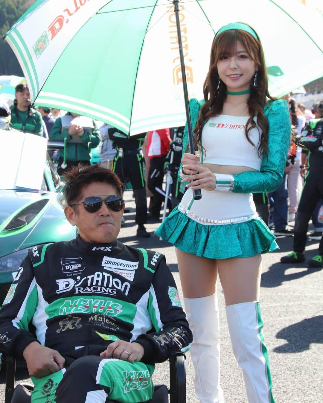 水瀬琴音さんのインスタグラム写真 - (水瀬琴音Instagram)「💚💚💚 ・ / ENEOS スーパー耐久シリーズ2023   Supported by BRIDGESTONE   第6戦 in岡山🍑🏁💕 \  2日間応援ありがとうございました🥰 ST-1クラス 47号車は途中トラブルもありましたが 最後まで無事完走し、クラス2位という結果でした‼︎  決勝日は思ってたよりもぽかぽかなお天気で 過ごしやすかったね☺️💗  ステージでは沢山の方が居て お名前呼んでくれたり、タオル掲げてくれたり、 力強いD~フレッシュに…とっても嬉しかったです🙈💕  今日もサーキットまで会いに来てくれたり お写真撮ってくれたり、こちゃに話しかけてくれた 優しいみんなありがとう( *´꒳`* )♡ たのしかったよおーー🥺💗  次戦はいよいよ最終戦…ｻﾋﾞｼｲ 最後までD'station Racingの応援を よろしくおねがいします！🥳💚💚  みんな疲れてると思うので 今日はお家でゆっくり休んでね˙˚ 𓆩 (*´▽`*)✿𓆪 ˚˙ ・ 撮ってくれたお写真たちも 速報で送ってくれてありがとうっっ🙈💕 まだまだまってるよーっ📸✨️ ・ ・ ・ #S耐 #スーパー耐久 #岡山 #岡山国際サーキット  #dstation #フレッシュエンジェルズ  #ポートレート #portrait #camera  #レースクイーン #水瀬琴音」10月22日 21時15分 - kotone_dayo___