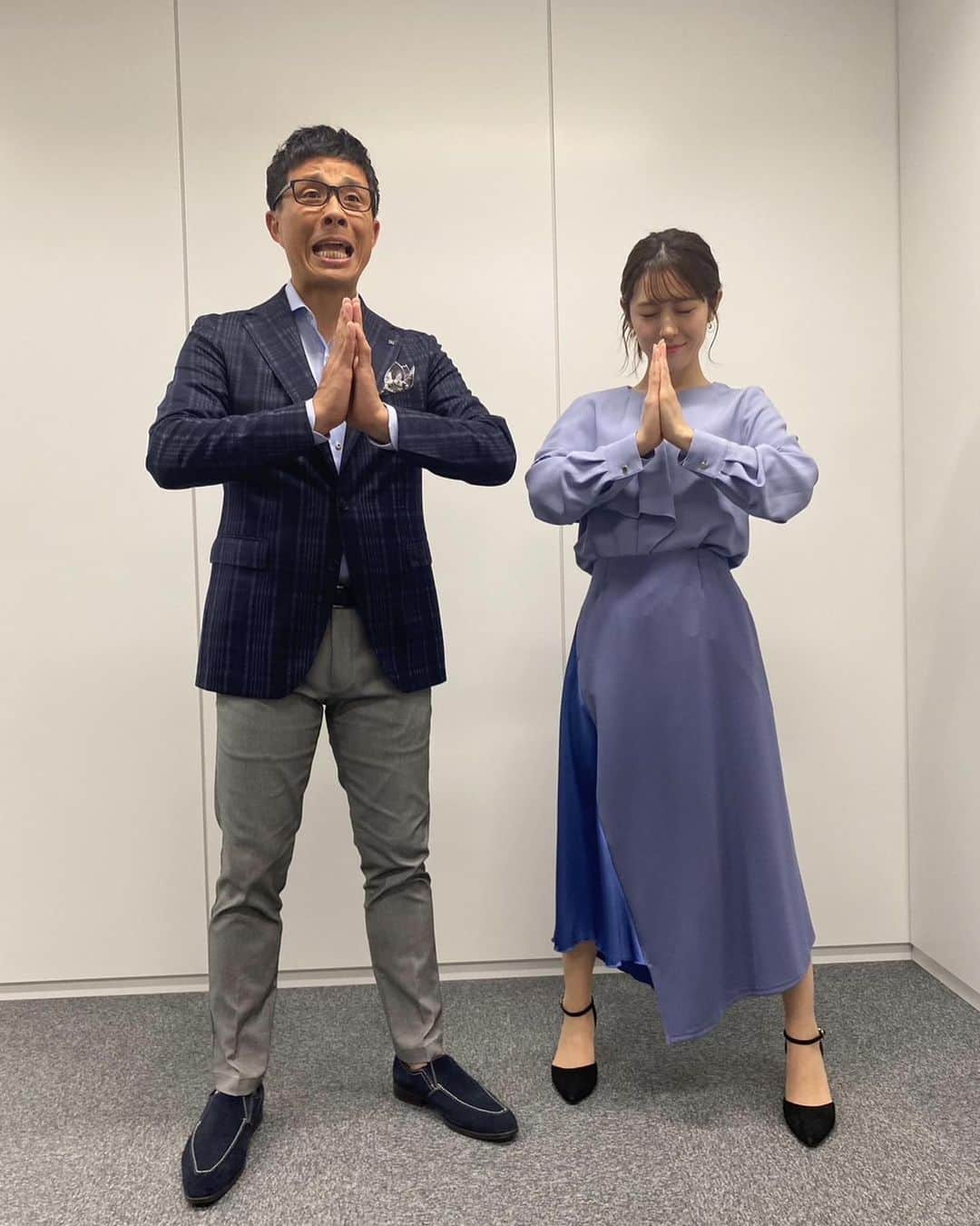 加藤愛のインスタグラム：「. #サンデードラゴンズ 若狭敬一アナウンサーによる恒例の滝行、 今年も無事に終わりました🤲🏻 6年目って…すごいですね😳😳  今年のドラフトまであと少し！！ 私はどこに取材に行くのでしょうか✨ 木曜日が楽しみです！！！  ちなみにサンドラのエンディングに 若狭さんがまんじゅうを探していましたが… 意味分かりましたか？笑 ドラマをみていたらわかるかな？！ (やりたかったのはVIVANT🔴だそうです)  #中日ドラゴンズ#OB#吉見一起さん #侍ジャパンの投手コーチ就任おめでとうございます🎉」