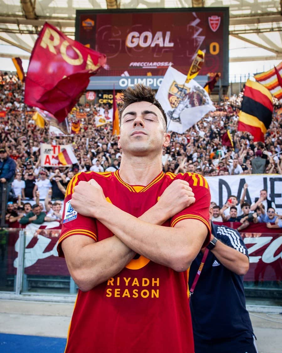 ステファン・エル・シャーラウィのインスタグラム：「IL FARAONEEEEEEEE 🔥🔥🔥  #ASRoma #RomaMonza」
