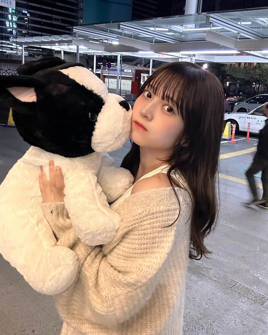 のインスタグラム：「おっきいぬいぐるみとった🥺🥺🤍」