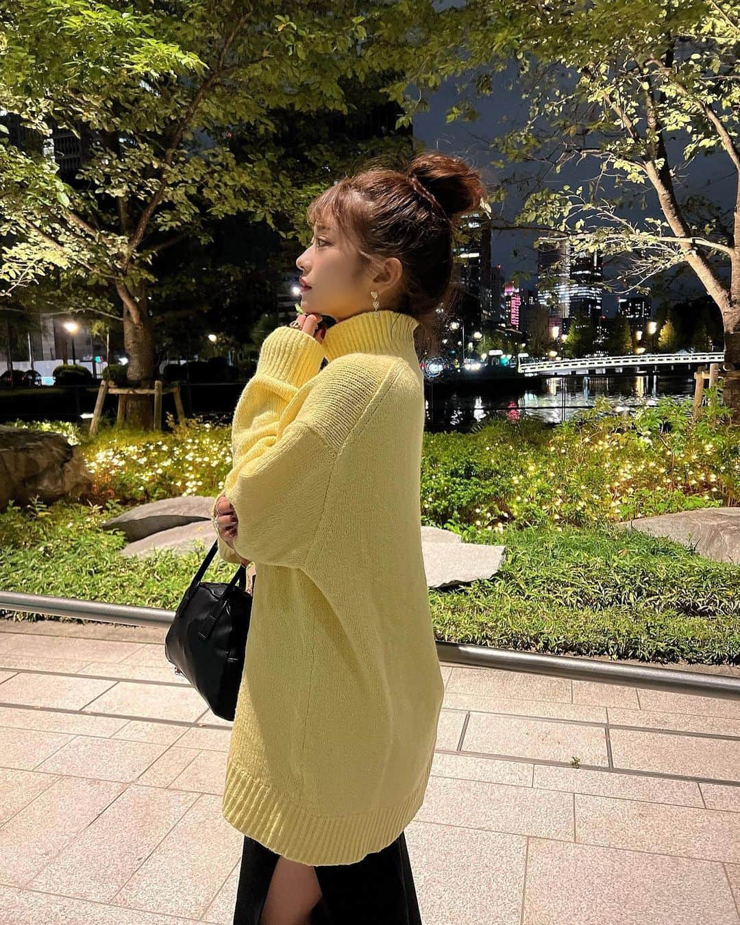 やしろななのインスタグラム：「家族とディナーの日🍷❤️  ニットが着れる季節💛」