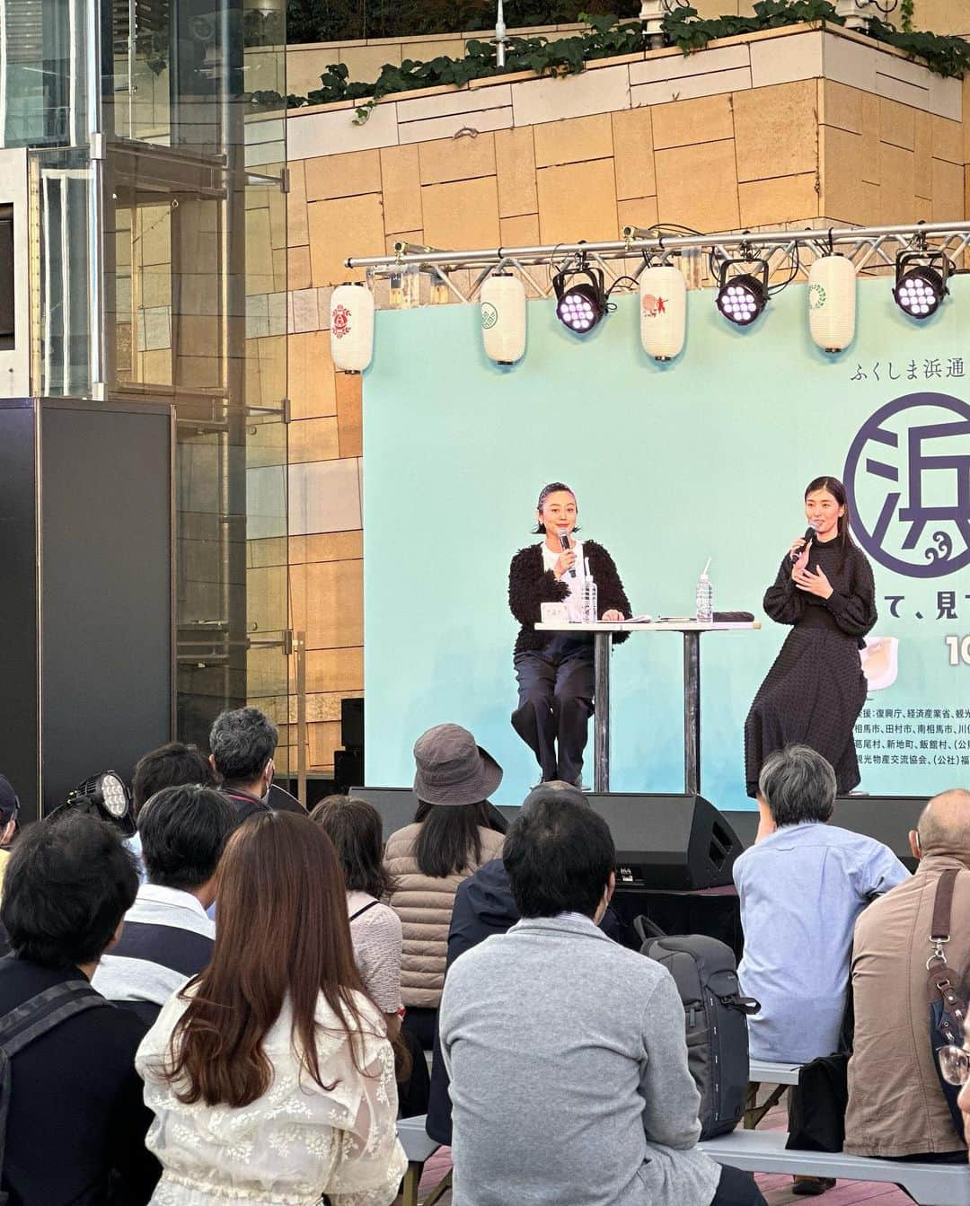 橋本マナミさんのインスタグラム写真 - (橋本マナミInstagram)「昨日の六本木ヒルズでの浜フェスのイベントありがとうございました🥰福島県いわき市のお話や子育てのお話などさせていただきました(^^)ホタテのチーズ焼きと日本酒も美味しかったぁ！！ いわき市は都心からも出やすいのでぜひ遊びに行ってみてください💕 お洋服　@adore_jp #pr」10月22日 21時31分 - manami84808