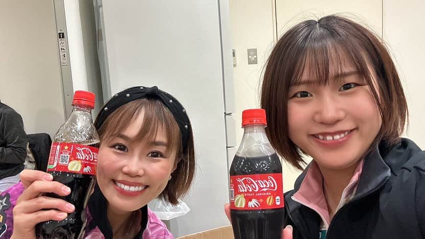 安藤瞳さんのインスタグラム写真 - (安藤瞳Instagram)「コカコーラカップ2023 第30回千葉オープン女子ボウリングトーナメント 7位で終了しました‼️ 最後の2ゲームは上出来すぎます😂  ただ、イージーミスが目立った試合だったので、しっかり調整して来週のジャパンオープンに備えます💪✨  いつも暖かいご声援をいただき 本当にありがとうございます✨  コカコーラはいつ飲んでも最高です🏅」10月22日 21時33分 - hitomiandoh