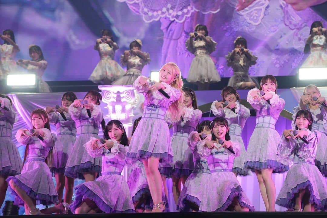 AKB48 Officialさんのインスタグラム写真 - (AKB48 OfficialInstagram)「. ♡- - - - - - - - - - - - - - - - - - - -ഒ˖° ⁡ ˗ˏˋ #AKB48武道館 コンサートˎˊ˗ 新生 #AKB48 お披露目の3️⃣日目💡 ありがとうございました🙌🏻💕 ⁡ 新衣装での初パフォーマンス🎀💗 2018年以降の楽曲のみでの公演🤍🎧 そして❕ #AKB19期生 オーディション の開催が発表されました👶🏻🫧 ⁡たくさんのご応募をお待ちしております💌♡ ⁡ 新生AKB48の魅力が詰まった 明るく楽しい最終日となりました💬🎀 ⁡ 本日のアーカイブ配信は Huluストアからご覧ください📎❣️ https://bit.ly/3PSf41P まだまだ3日間の余韻に浸りましょう➰🫠 ⁡ ♡- - - - - - - - - - - - - - - - - - - -ഒ˖°」10月22日 21時52分 - akb48