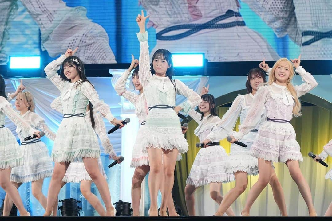 AKB48 Officialさんのインスタグラム写真 - (AKB48 OfficialInstagram)「. ♡- - - - - - - - - - - - - - - - - - - -ഒ˖° ⁡ ˗ˏˋ #AKB48武道館 コンサートˎˊ˗ 新生 #AKB48 お披露目の3️⃣日目💡 ありがとうございました🙌🏻💕 ⁡ 新衣装での初パフォーマンス🎀💗 2018年以降の楽曲のみでの公演🤍🎧 そして❕ #AKB19期生 オーディション の開催が発表されました👶🏻🫧 ⁡たくさんのご応募をお待ちしております💌♡ ⁡ 新生AKB48の魅力が詰まった 明るく楽しい最終日となりました💬🎀 ⁡ 本日のアーカイブ配信は Huluストアからご覧ください📎❣️ https://bit.ly/3PSf41P まだまだ3日間の余韻に浸りましょう➰🫠 ⁡ ♡- - - - - - - - - - - - - - - - - - - -ഒ˖°」10月22日 21時52分 - akb48