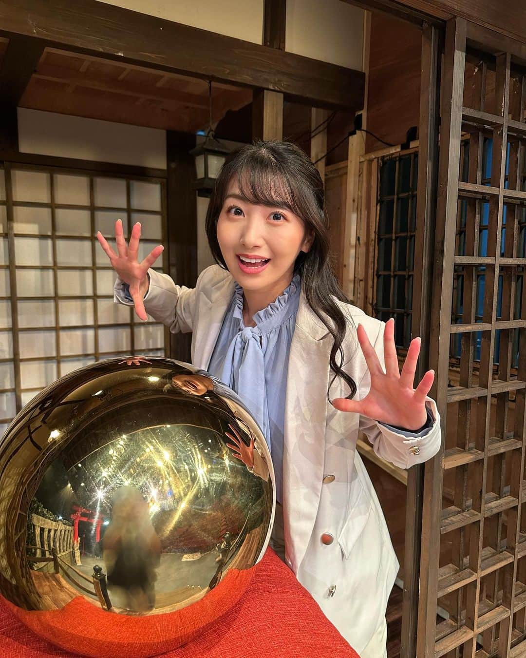 関根ささらのインスタグラム：「【うちの担任絶対スパイ】 全8公演 無事に終幕いたしました⛩️  見に来てくださった皆さん、有難うございました！！！  私の人生初舞台となった昨年の「両家顔合わせ2022」から約一年。  #シアターザロケッツ さん10周年記念作品で またこうしてロケッツさんの作品の一部になれたこと、 #担任スパイ で月岡乙女 を演じられたこと、 素敵なキャストの皆様とご一緒できたこと、 全てが本当に本当に幸せでした！！！  ロケッツ作品史上最もハチャメチャだろうと言われた今作💥  私としても挑戦の連続で、毎日自分との戦いでした！  まだまだ未熟ですが、たぶん、いや絶対！今までの「限界」は超えられたはず、、！主宰 荒木さんのもとで、そして尊敬するキャストの皆様と演劇ができて本当に光栄でした！有難うございました！！！  改めて10周年！本当におめでとう御座います㊗️🎊 ロケッツさんの作品が、作り出す世界が、大好きです！！！  いつかまたロケッツさんの作品に出演できますように。  月岡乙女役　関根ささら . . . . #舞台 #舞台女優 #千穐楽 #theater #theaterlife #theaterplay #actor #actress」